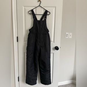 Cherokee girl snow-bib  black M(10-12)